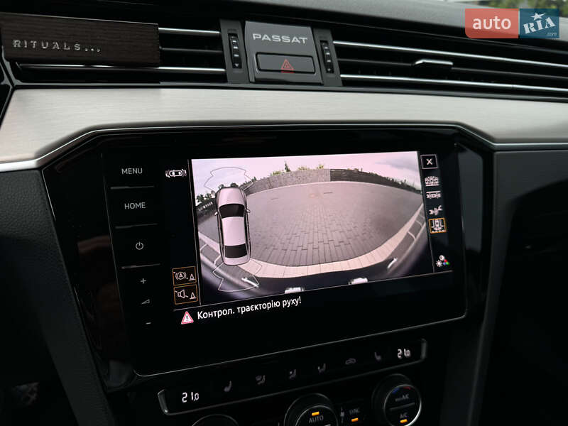 Седан Volkswagen Passat 2019 в Ужгороді