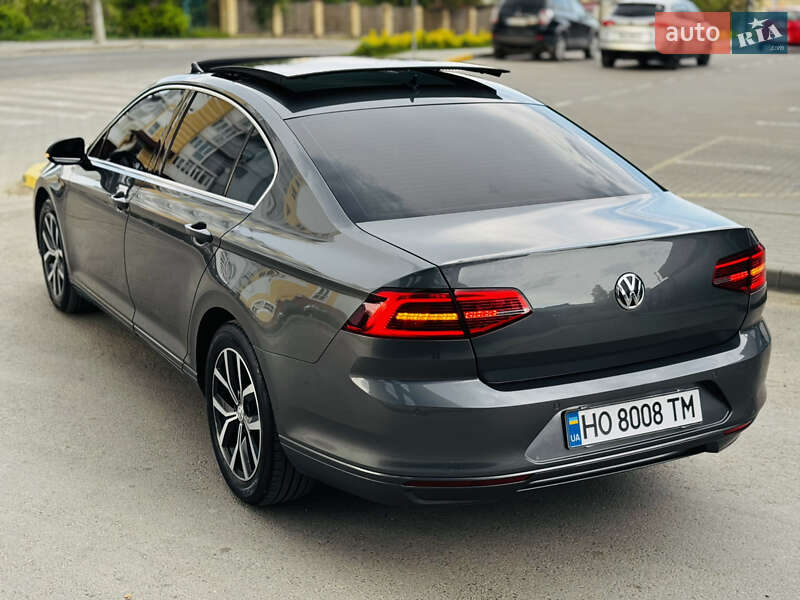 Седан Volkswagen Passat 2015 в Золочеві