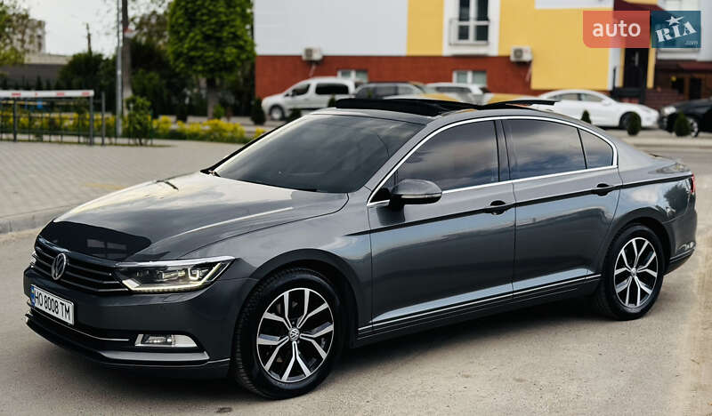 Седан Volkswagen Passat 2015 в Золочеві