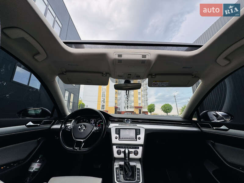 Седан Volkswagen Passat 2015 в Золочеві