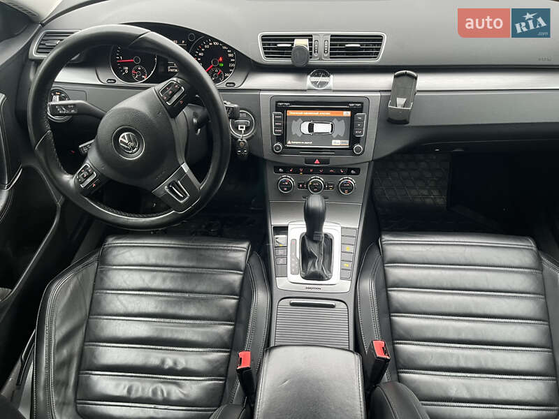 Універсал Volkswagen Passat 2013 в Києві