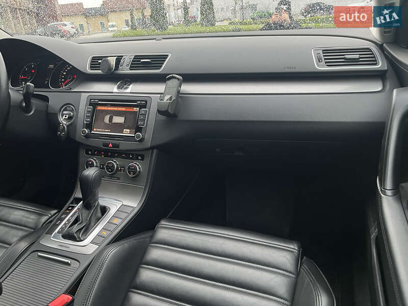 Універсал Volkswagen Passat 2013 в Києві