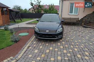 Седан Volkswagen Passat 2012 в Львове