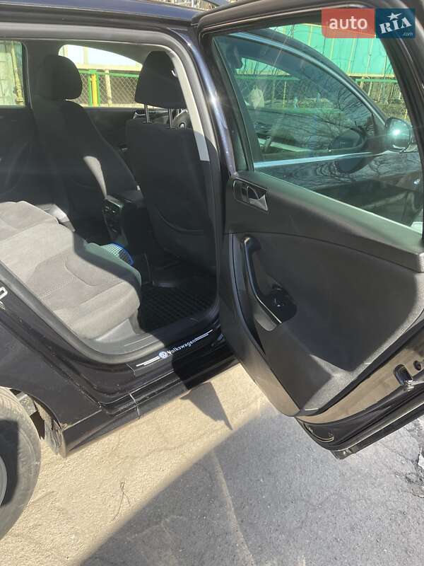 Универсал Volkswagen Passat 2010 в Тернополе фото 12 Универсал Volkswagen Passat 2010 в Тернополе