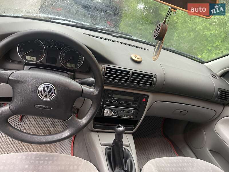 Седан Volkswagen Passat 2002 в Вінниці
