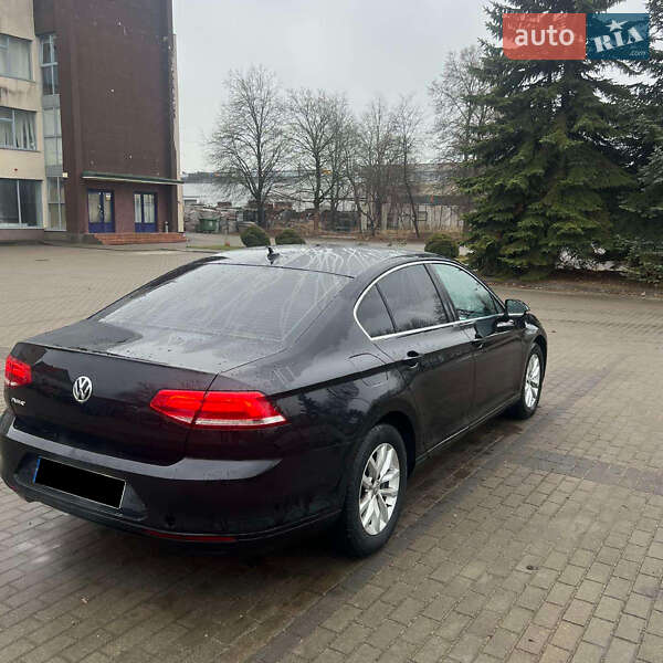 Седан Volkswagen Passat 2018 в Лужанах