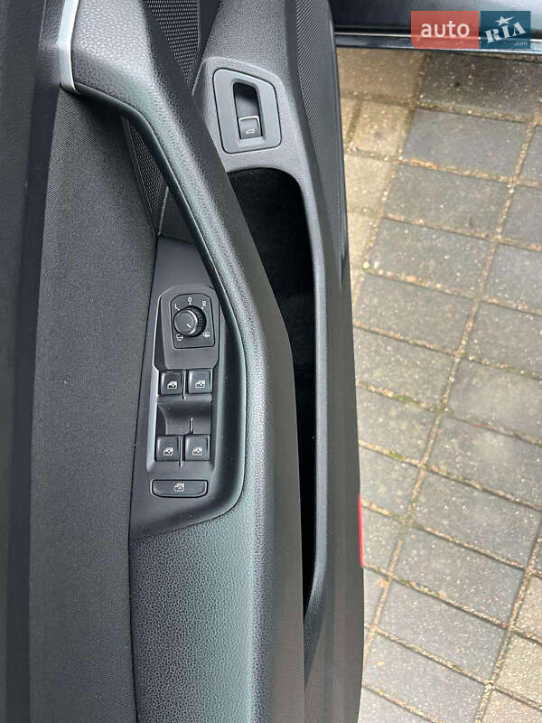 Седан Volkswagen Passat 2018 в Лужанах