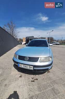 Седан Volkswagen Passat 1999 в 