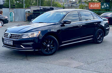 Седан Volkswagen Passat 2016 в Києві