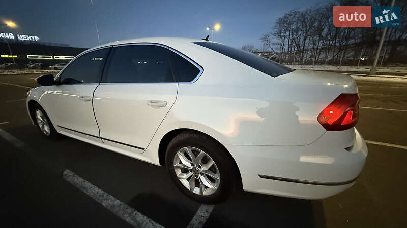 Седан Volkswagen Passat 2017 в Днепре