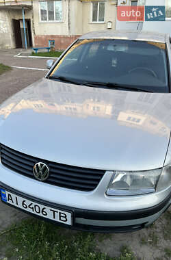Седан Volkswagen Passat 1999 в Березані