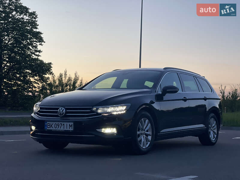Універсал Volkswagen Passat 2019 в Рівному