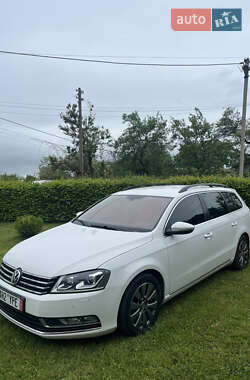 Універсал Volkswagen Passat 2014 в Ужгороді