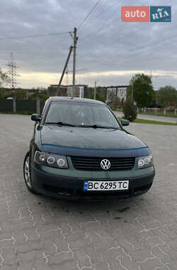Седан Volkswagen Passat 1999 в 