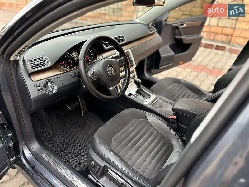 Седан Volkswagen Passat 2012 в Одесі