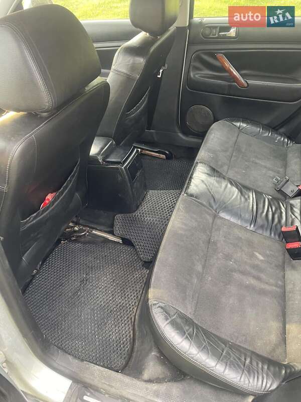 Седан Volkswagen Passat 2002 в Ивано-Франковске