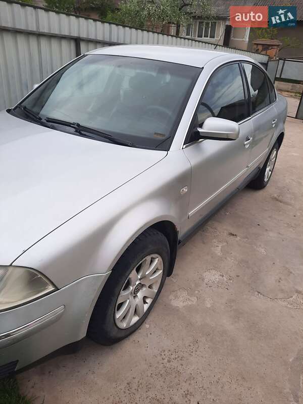 Седан Volkswagen Passat 2002 в Ивано-Франковске