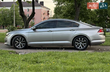 Седан Volkswagen Passat 2014 в 