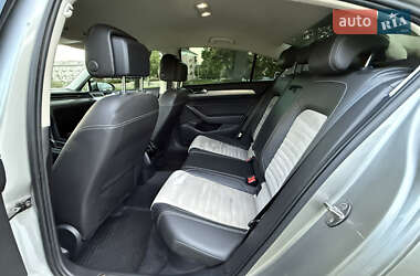 Седан Volkswagen Passat 2014 в 