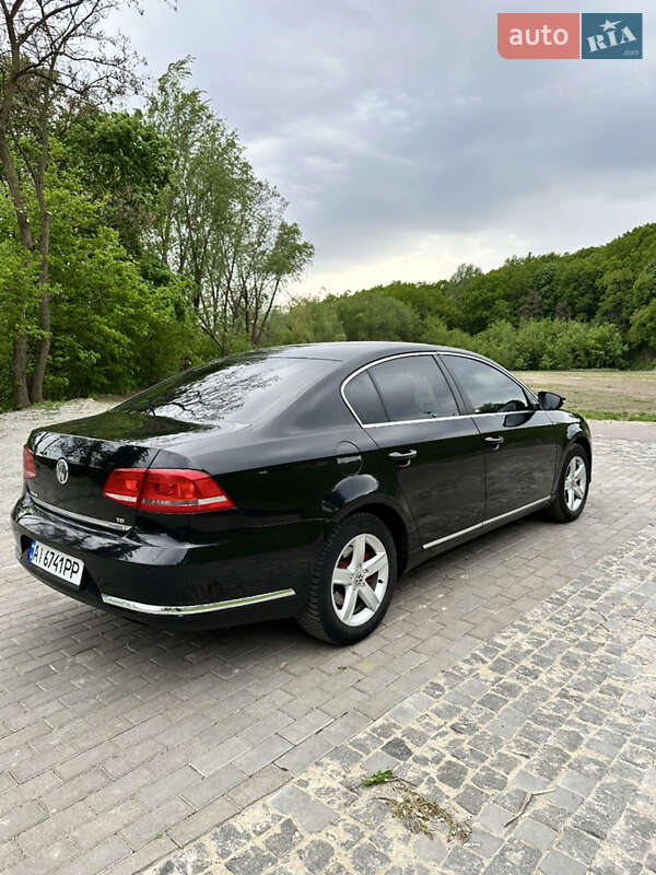 Седан Volkswagen Passat 2011 в Липовій Долині