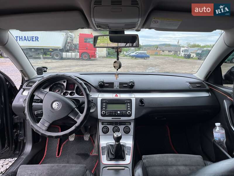 Седан Volkswagen Passat 2005 в Золочеве