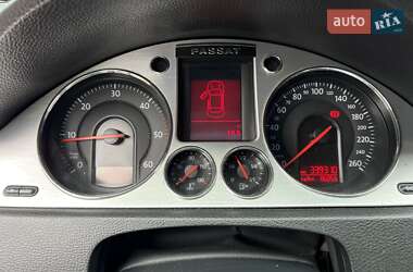 Седан Volkswagen Passat 2005 в Золочеве