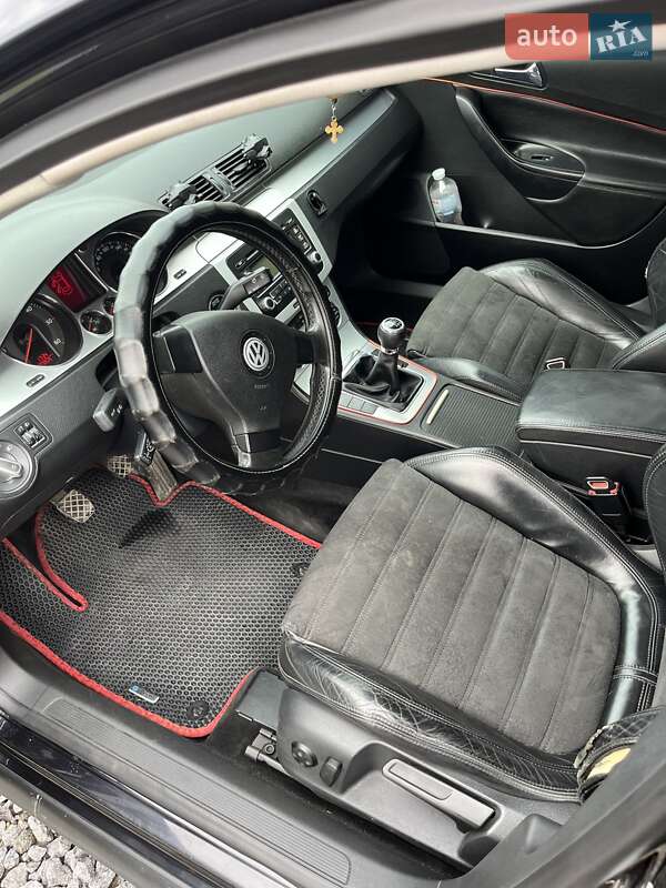 Седан Volkswagen Passat 2005 в Золочеве