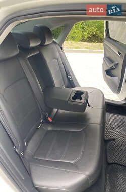 Седан Volkswagen Passat 2013 в 