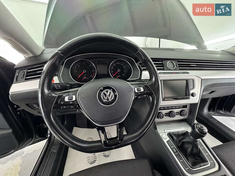 Універсал Volkswagen Passat 2015 в Трускавці