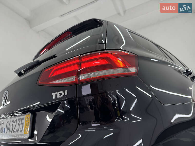 Універсал Volkswagen Passat 2015 в Трускавці