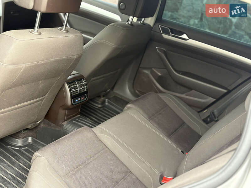 Универсал Volkswagen Passat 2016 в Кропивницком