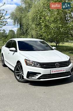 Седан Volkswagen Passat 2017 в Сумах