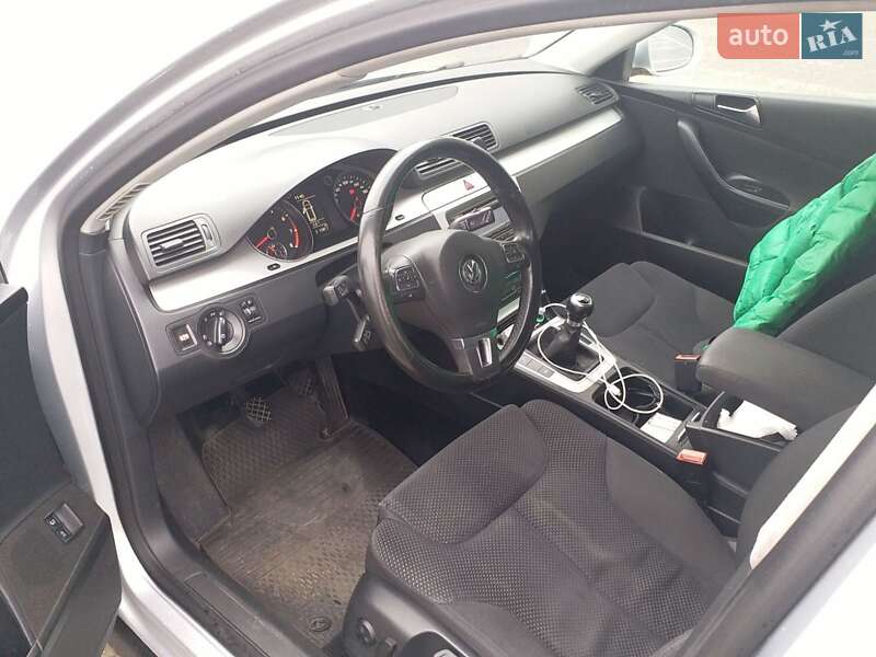 Універсал Volkswagen Passat 2010 в Києві