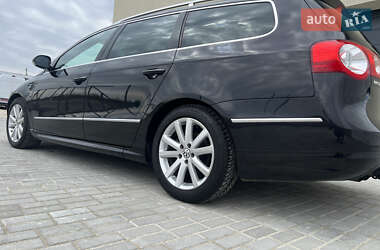 Універсал Volkswagen Passat 2010 в 