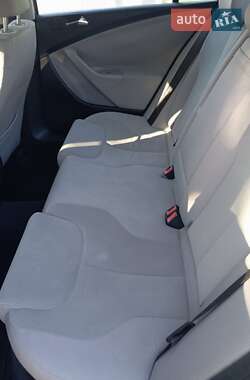 Седан Volkswagen Passat 2006 в 