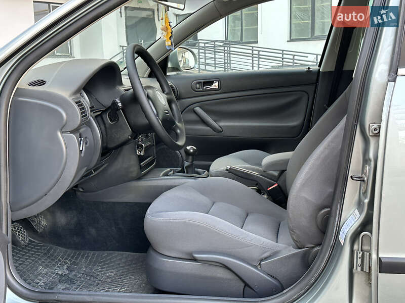 Седан Volkswagen Passat 2004 в Вінниці