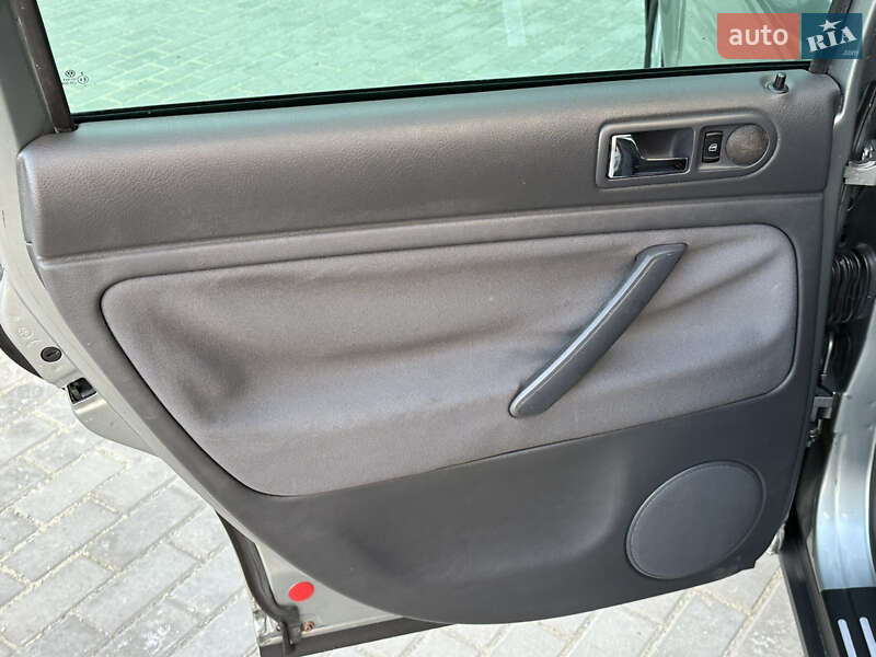 Седан Volkswagen Passat 2004 в Вінниці