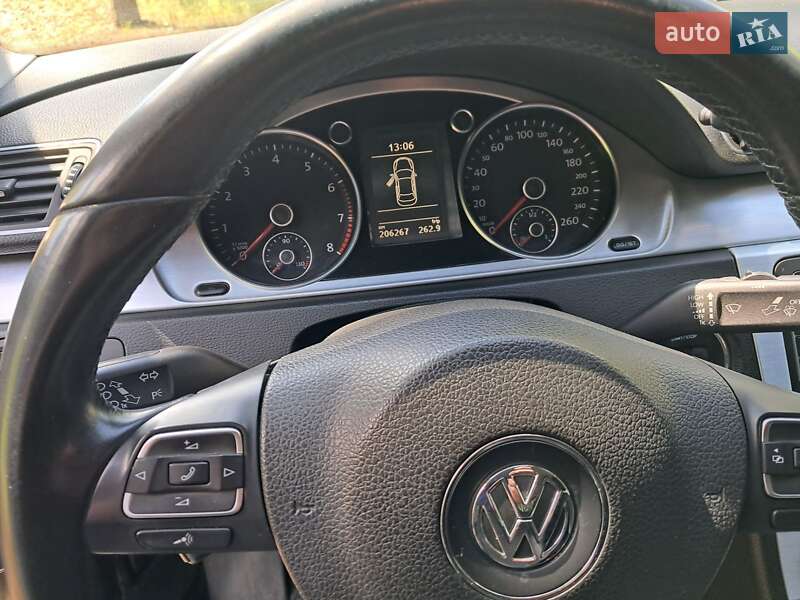 Седан Volkswagen Passat 2012 в Дніпрі