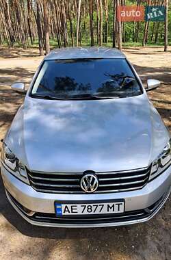 Седан Volkswagen Passat 2012 в Днепре