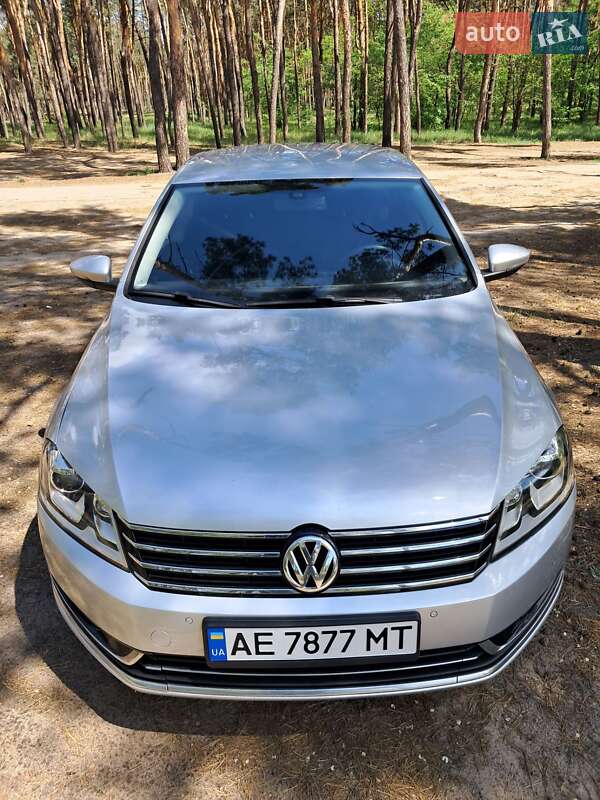 Седан Volkswagen Passat 2012 в Дніпрі