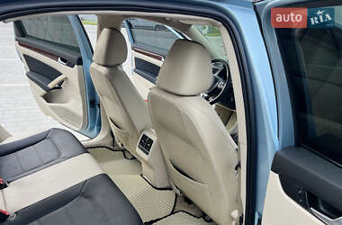 Седан Volkswagen Passat 2012 в 