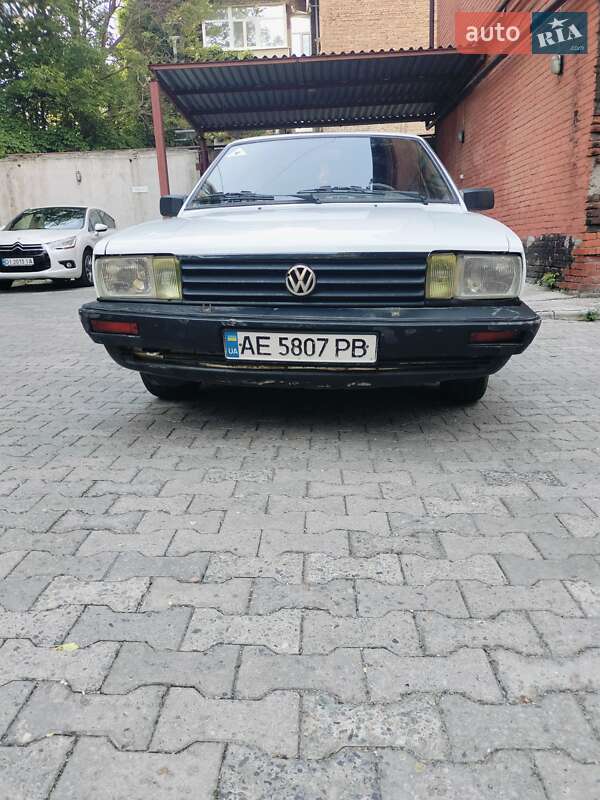 Універсал Volkswagen Passat 1988 в Дніпрі