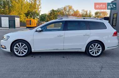 Універсал Volkswagen Passat 2012 в 