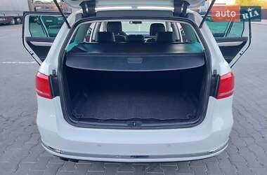 Універсал Volkswagen Passat 2012 в 