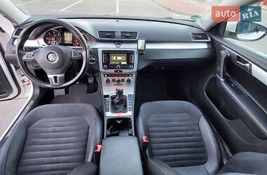 Універсал Volkswagen Passat 2012 в 