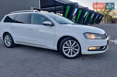 Універсал Volkswagen Passat 2012 в 