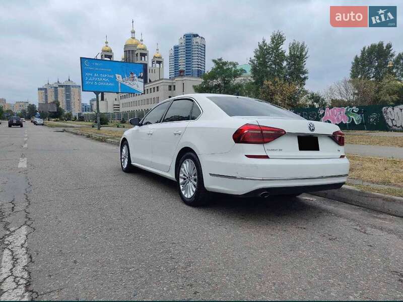 Седан Volkswagen Passat 2016 в Киеве
