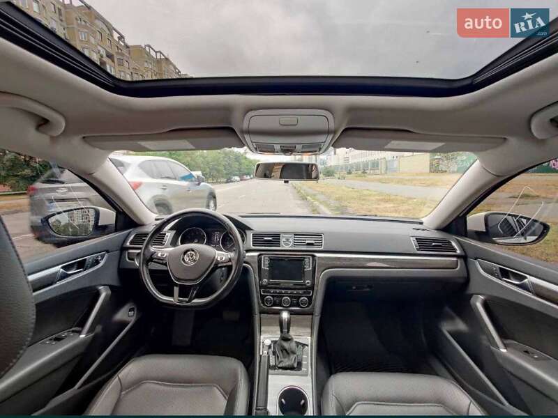 Седан Volkswagen Passat 2016 в Киеве