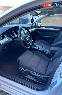 Универсал Volkswagen Passat 2015 в Харькове