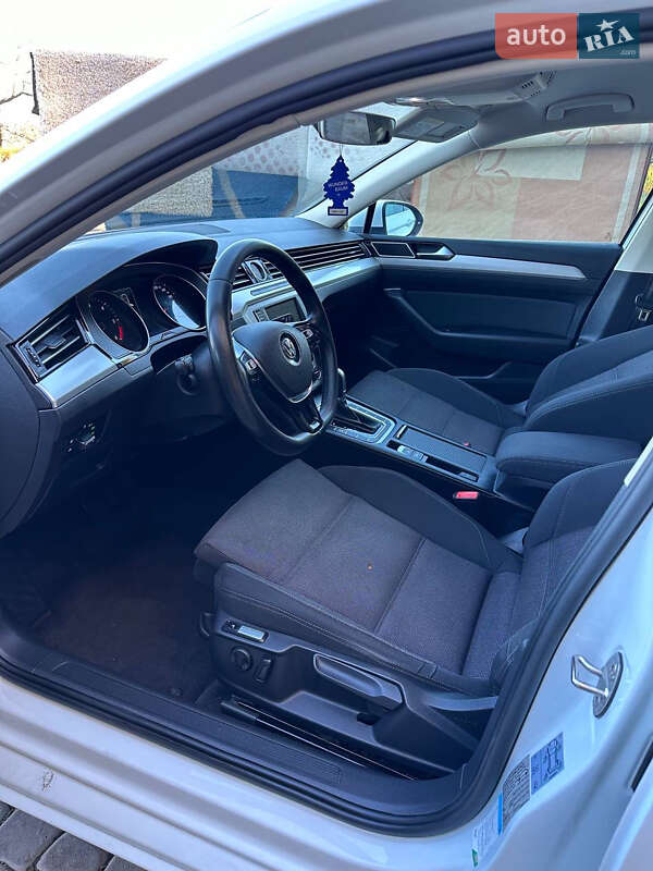 Універсал Volkswagen Passat 2015 в Харкові